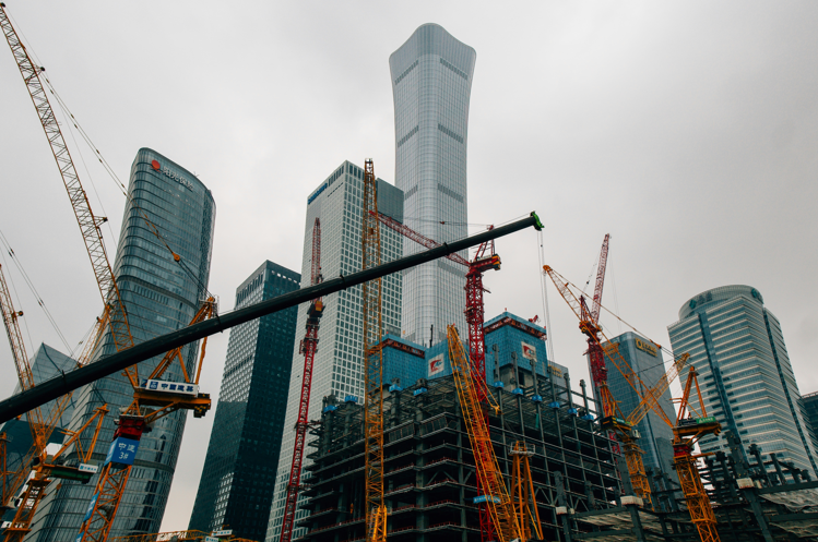 房市進入拼貸款時代？5.4兆交屋潮恐釀資金斷鏈危機