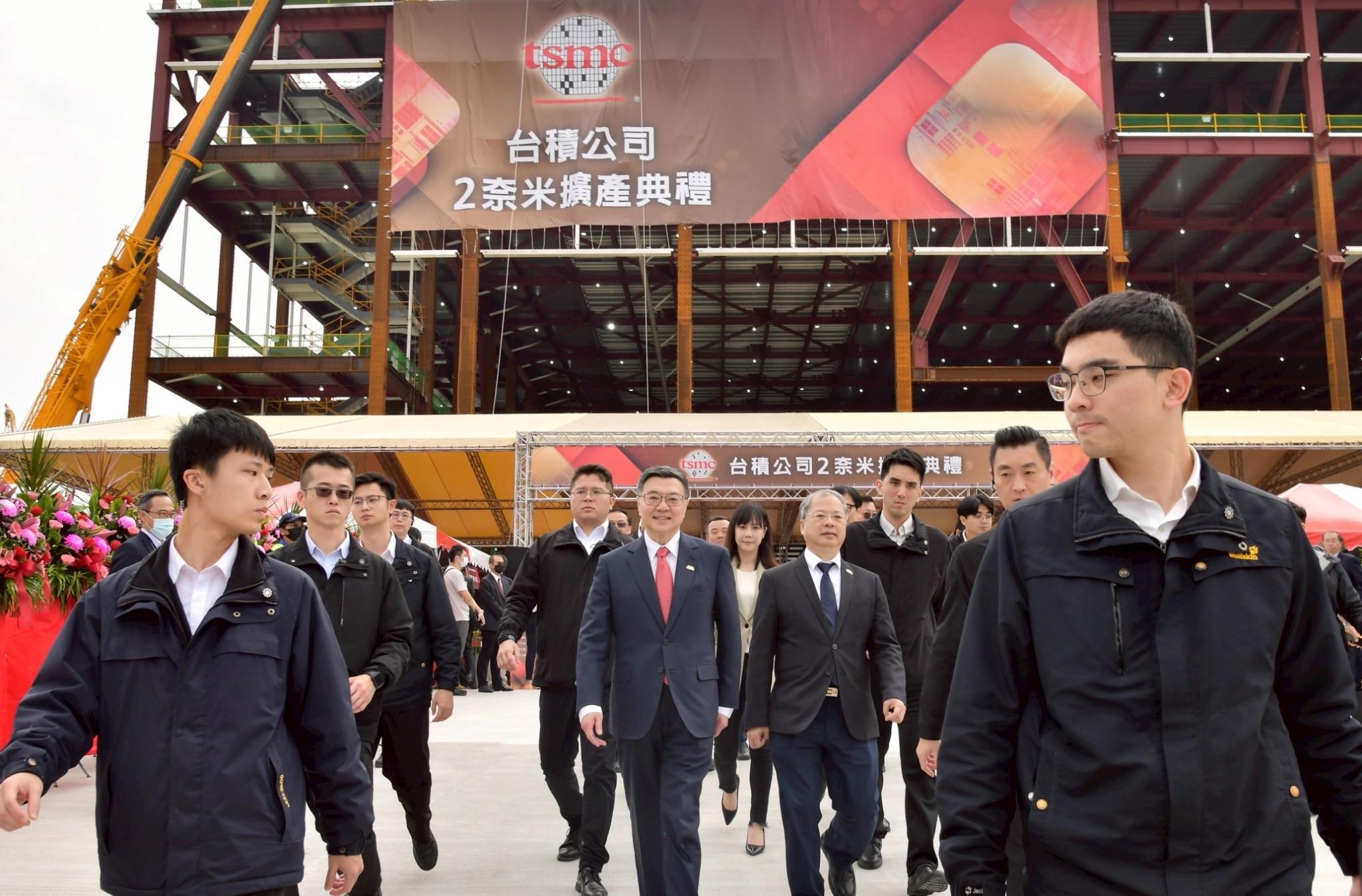 台積公司二奈米擴產典禮啟動！卓榮泰院長肯定「根留臺灣」承諾，並支持「大南方新矽谷」布局