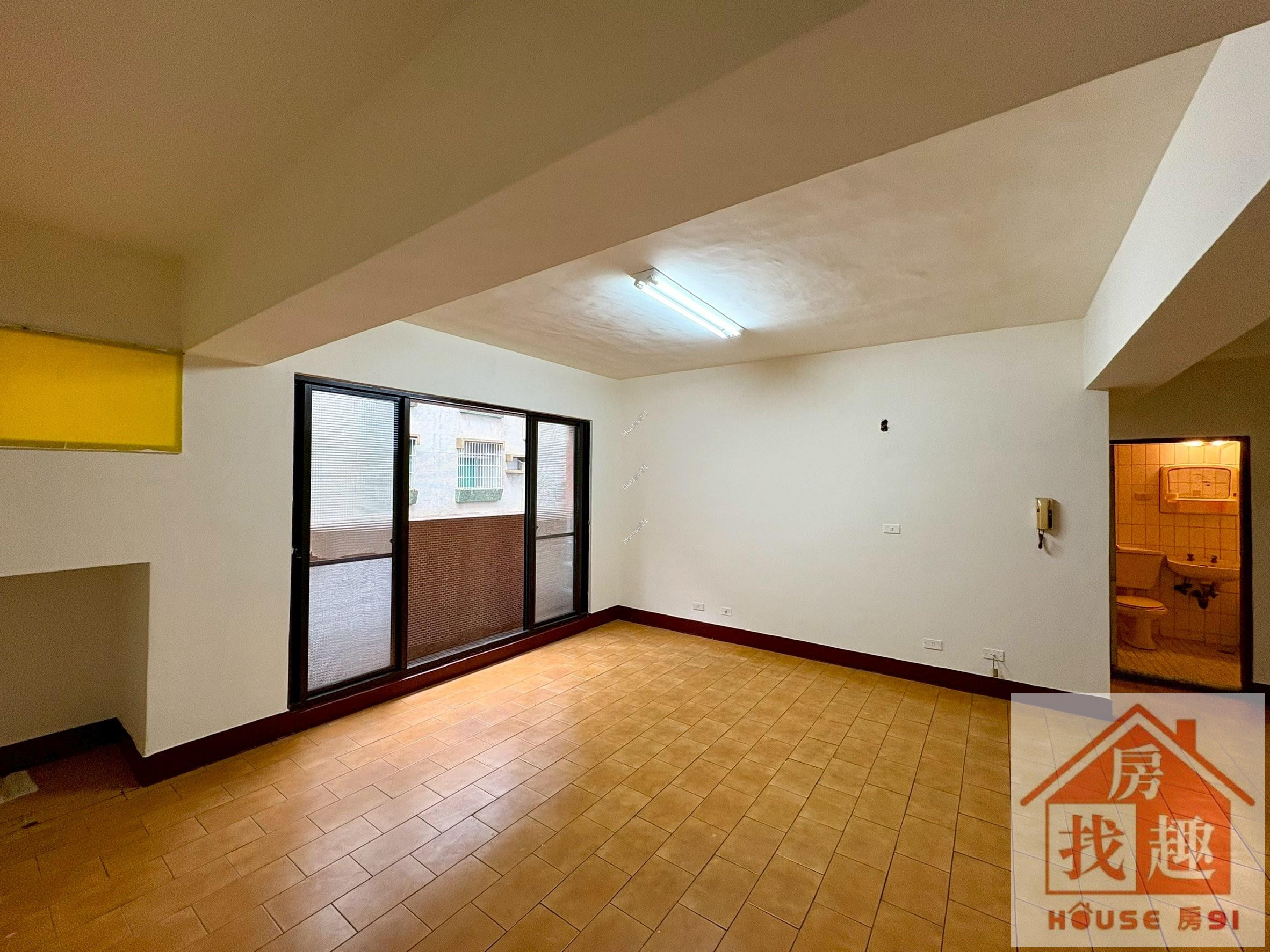 【榮安雙橡園】亞灣區屋況極好低總價溫馨大三房