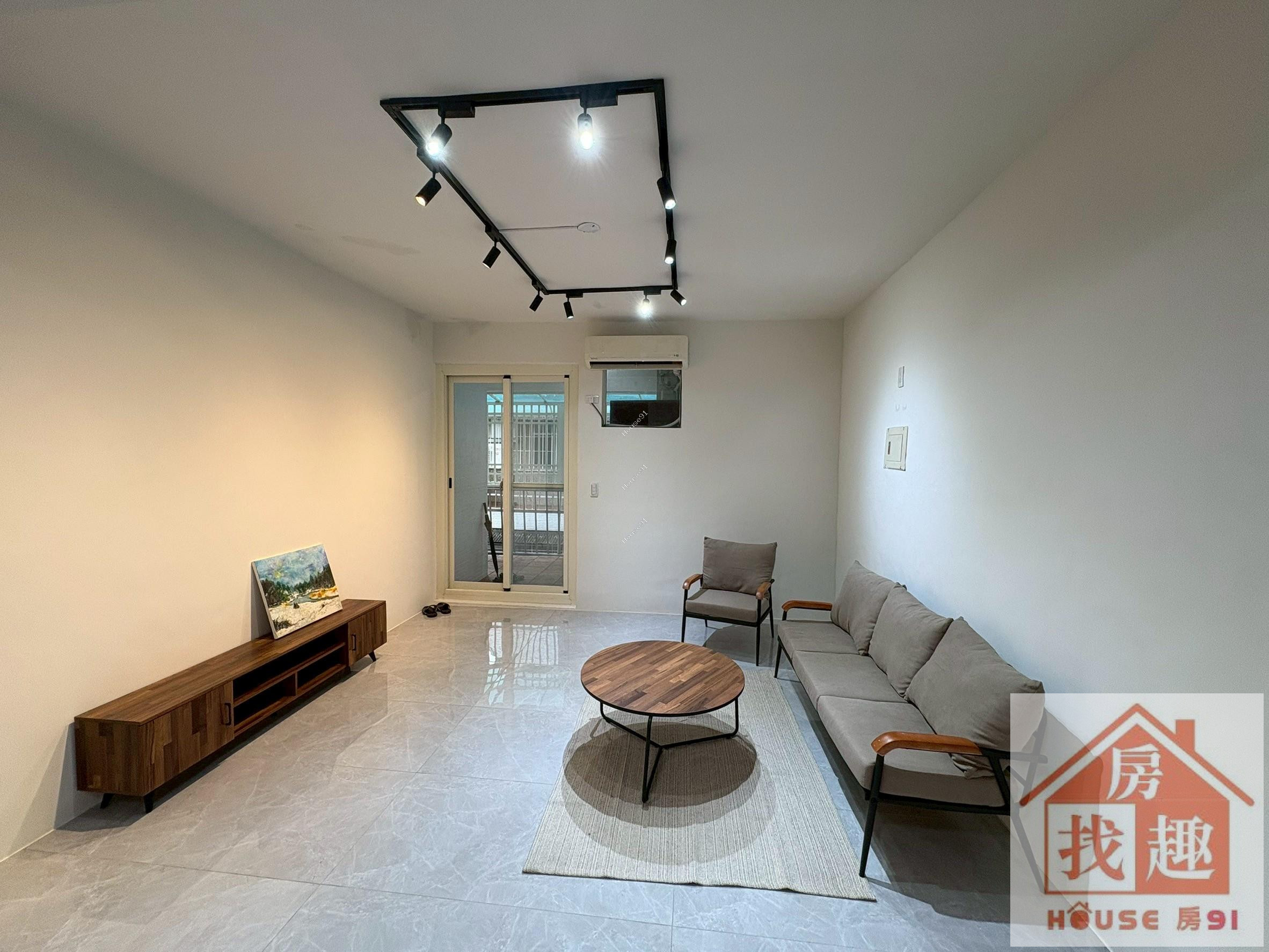 正義車站陽台進出三面採光亮麗大三房