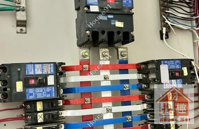 桃園交流道旁千坪倉儲