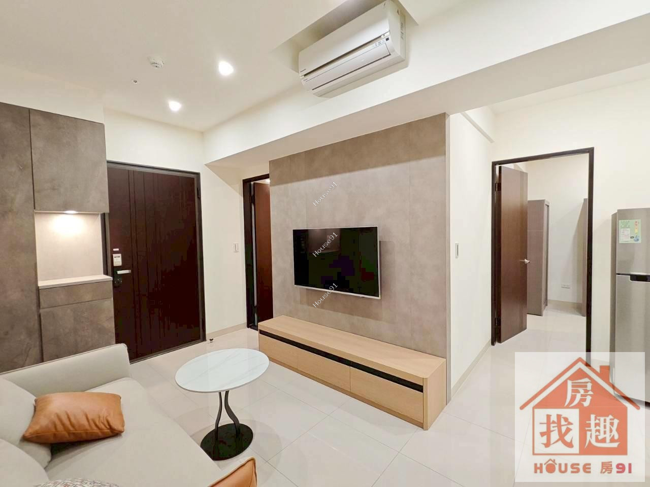 鼎山家樂福｜鑫天地2｜中高樓層2房＋車位