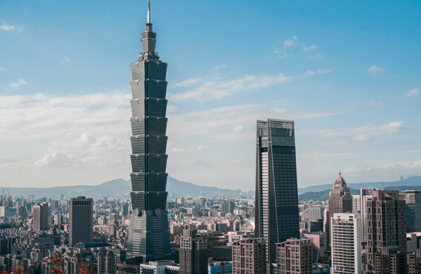房市急凍四大房仲7月交易量 月減雙位數 年減逾四成 專家曝房市僵局關鍵在讓利