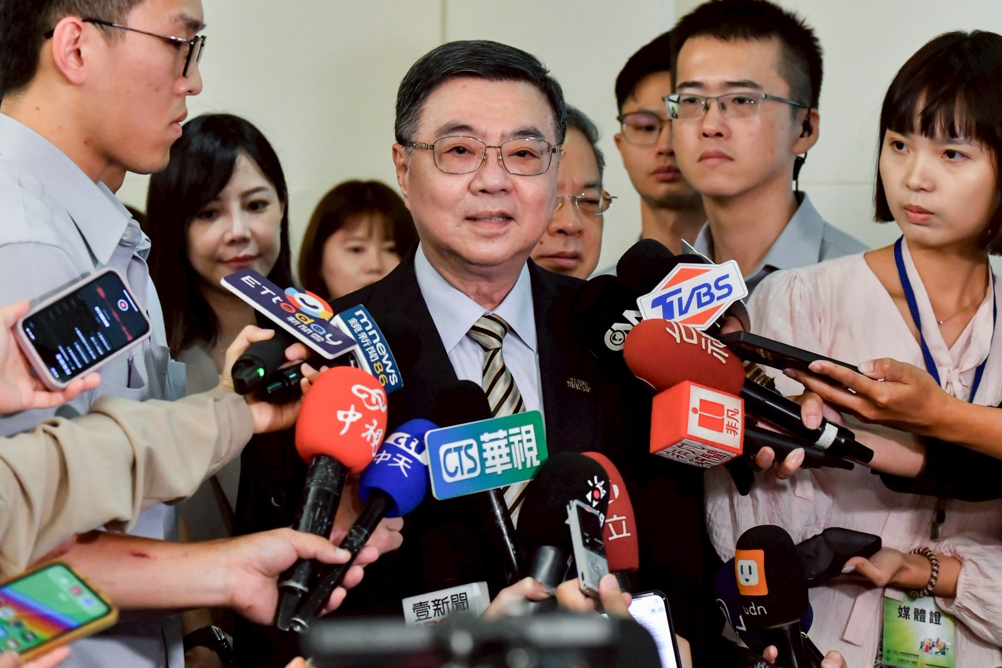 行政院長卓榮泰呼籲加大首購與自住貸款水龍頭 央行與行政院政策交鋒 9月理監事會房貸管制受關注